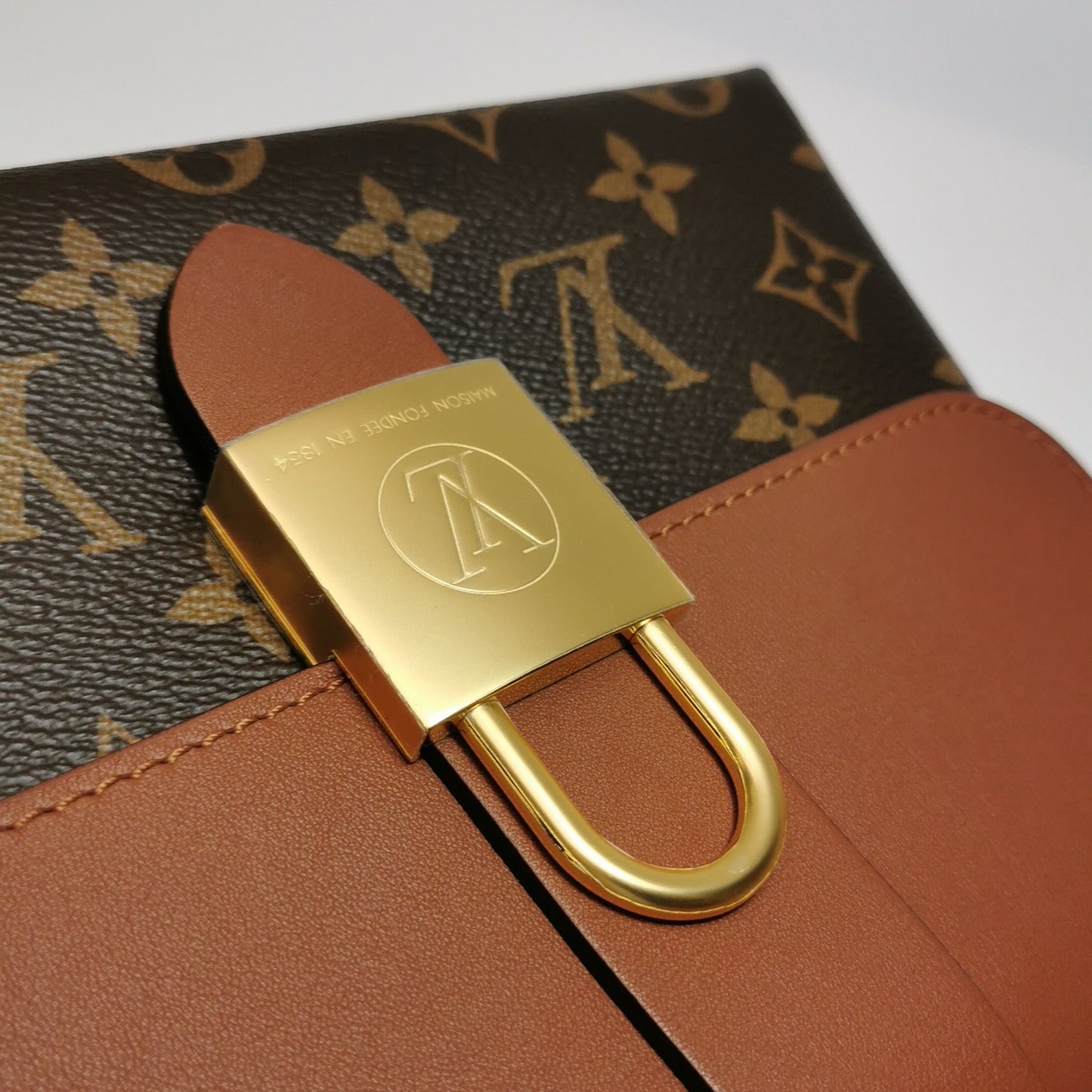 Preloved GLM-Locky BB Monogram Lock Crossbody Bag with Chip 250416781151390