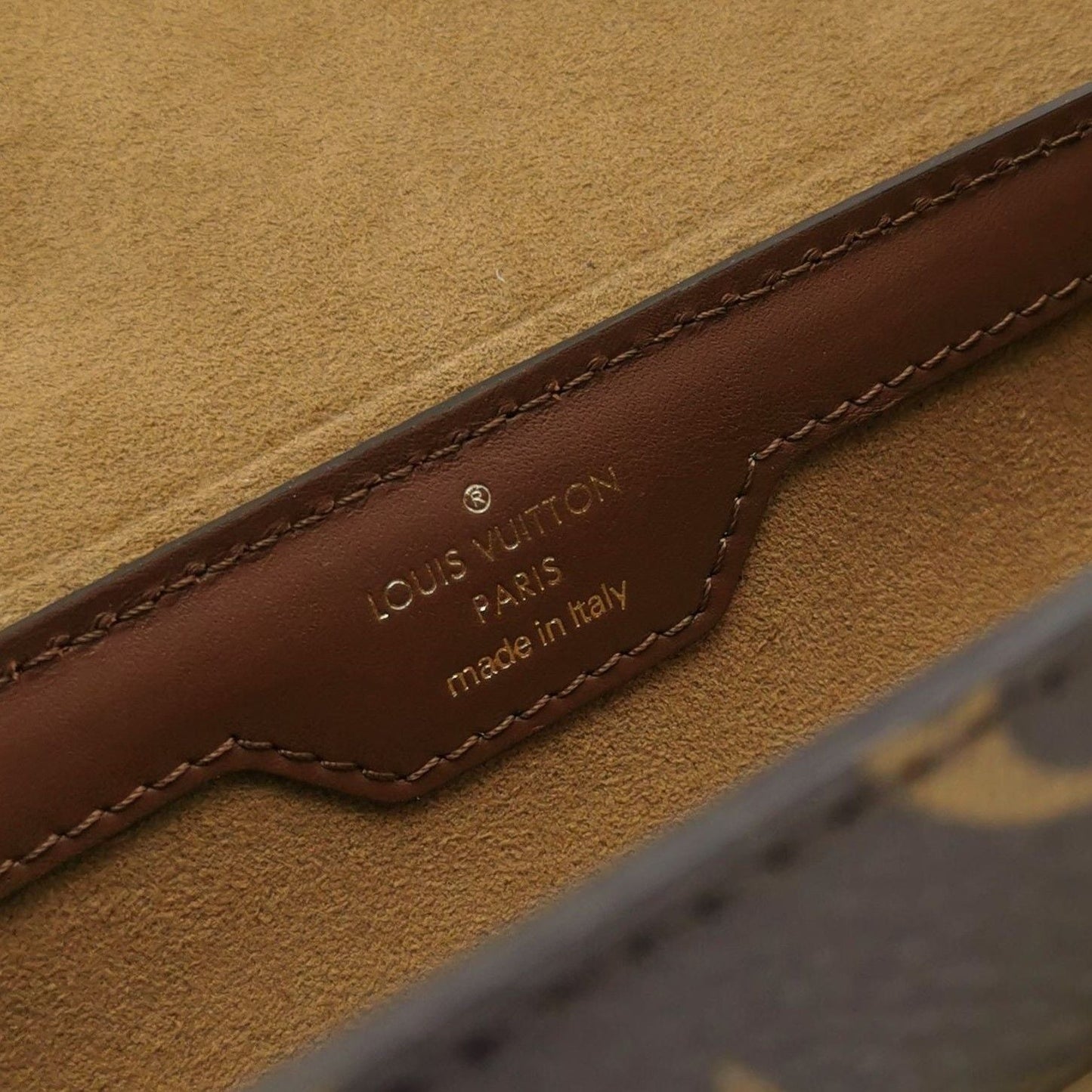 Preloved GLM-Papillon Trunk Calfskin Monogram S-lock Lock Round Bag Crossbody Bag with Chip 250416781151392