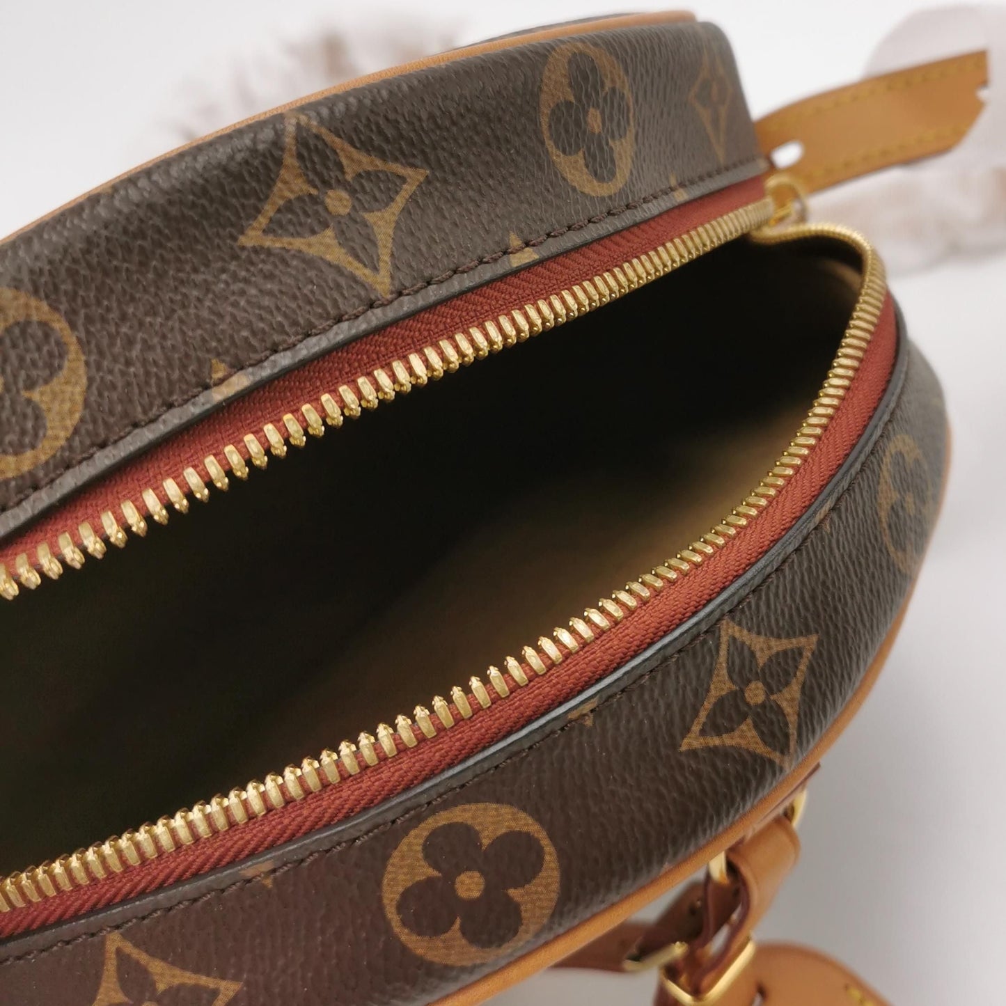 Preloved GLM-Boite Chapeau Medium Monogram Crossbody Bag 250410781142340