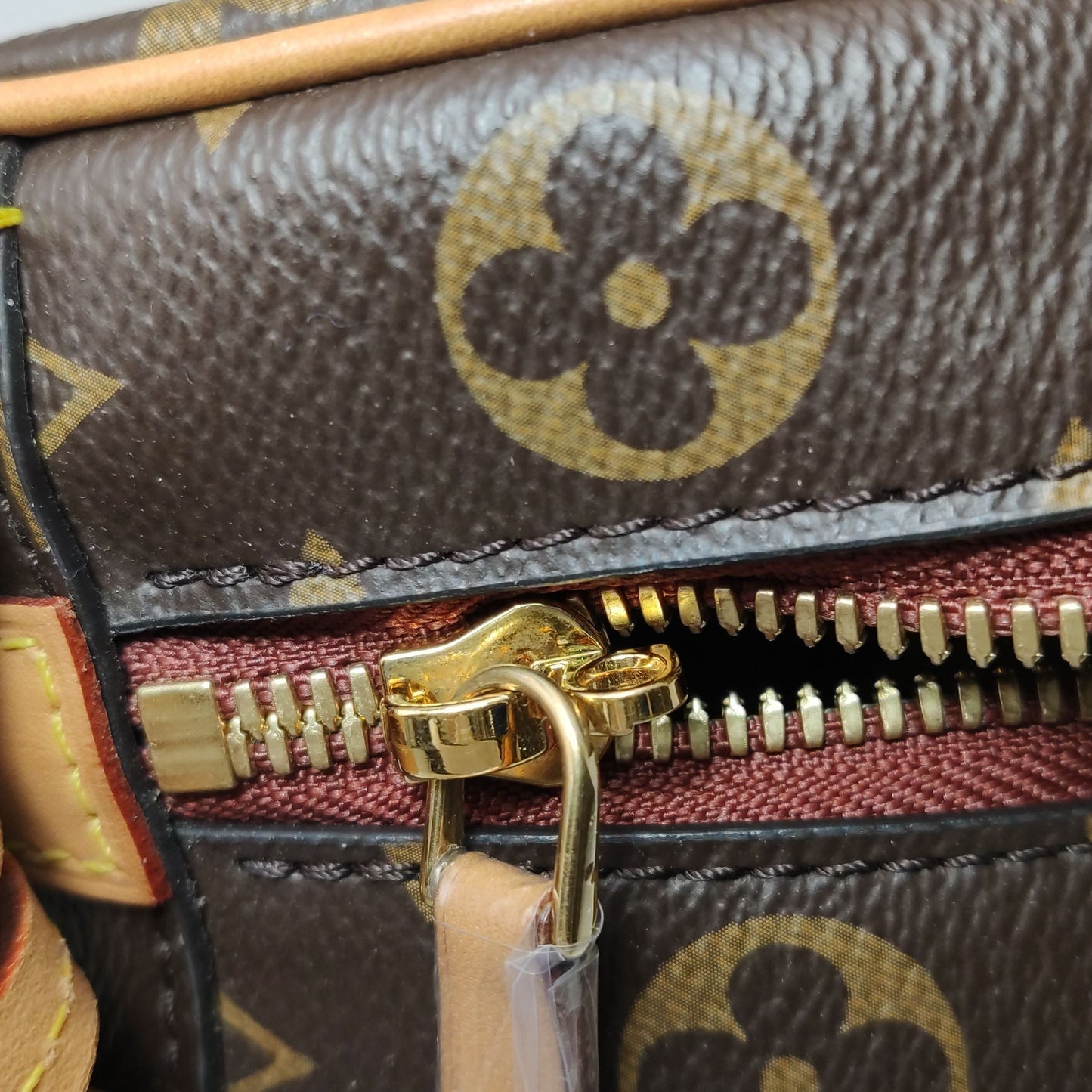 Preloved GLM-Boite Chapeau Medium Monogram Crossbody Bag 250410781142340