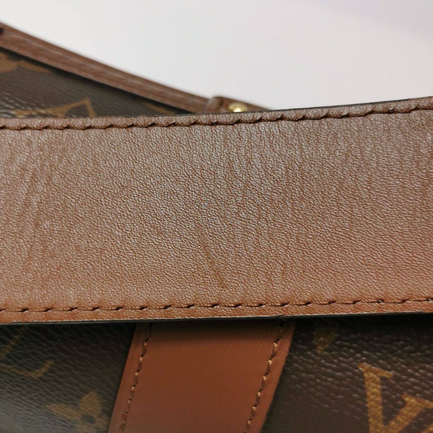Preloved GLM-Papillon Trunk Monogram S-lock Round Bag with Chip 250409781141561