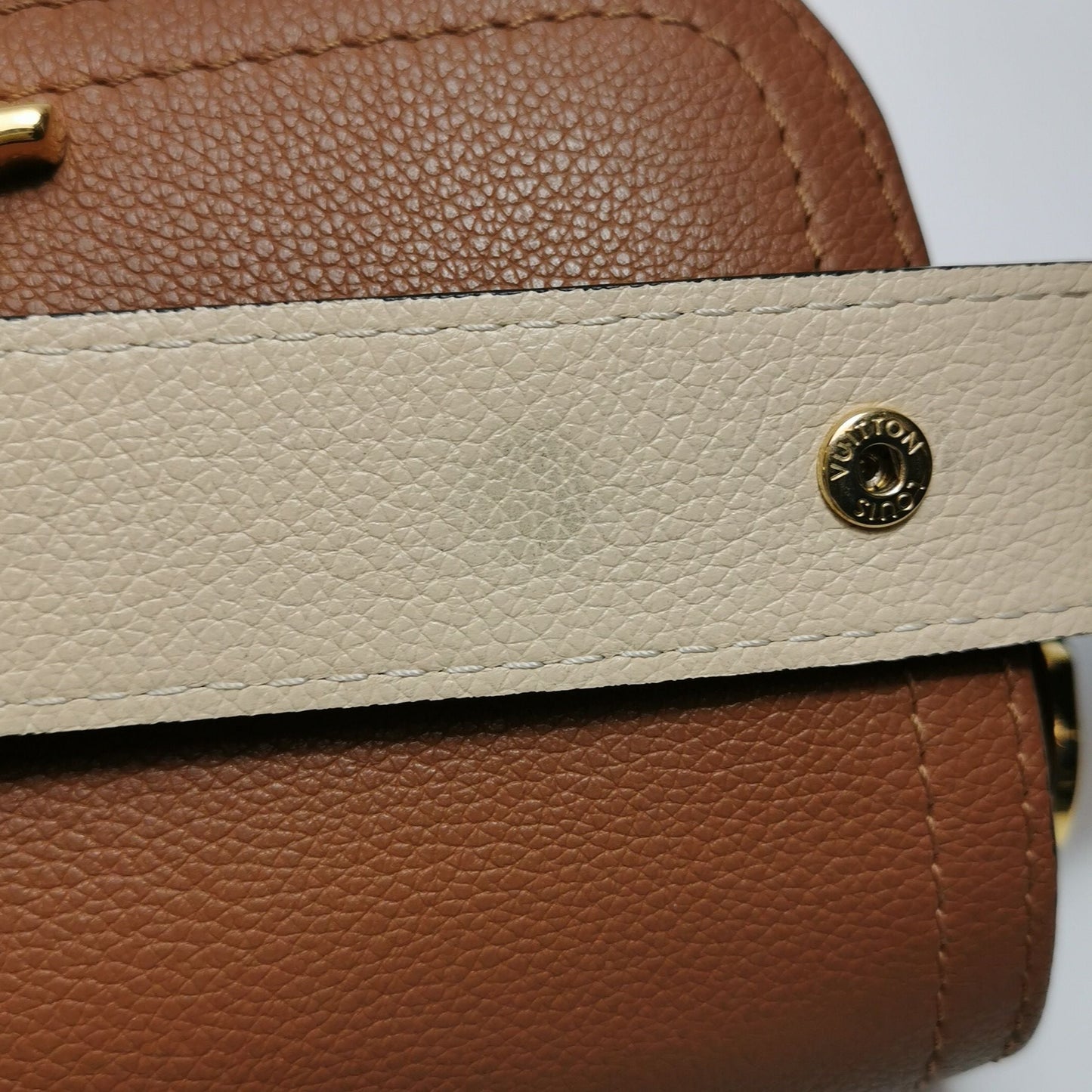 Preloved GLM-Lockme Tender Leather Crossbody Bag with Chip 250321781114857