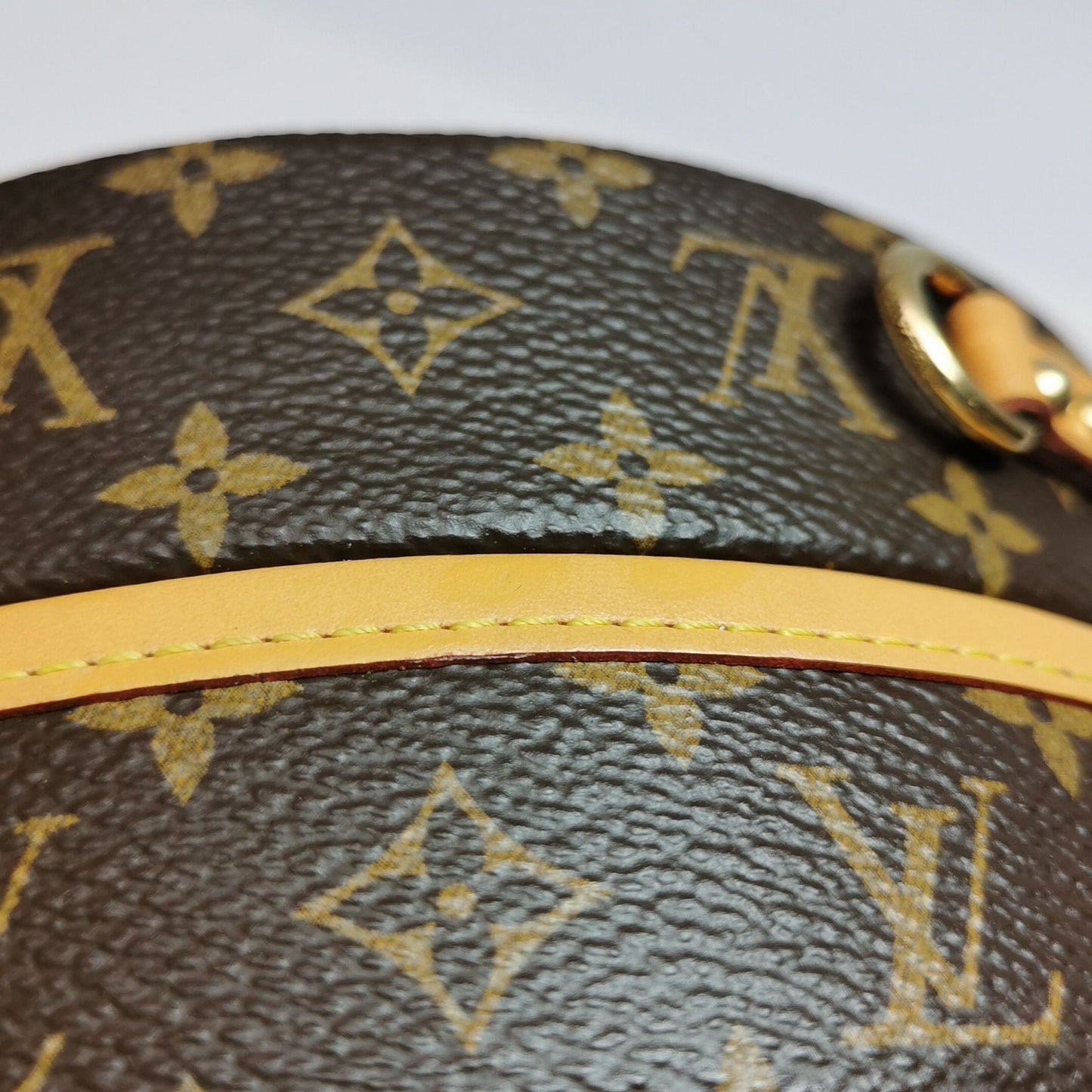 Preloved GLM-Boite Chapeau Small Monogram Print Round Bag Crossbody Bag with Chip 037850600232