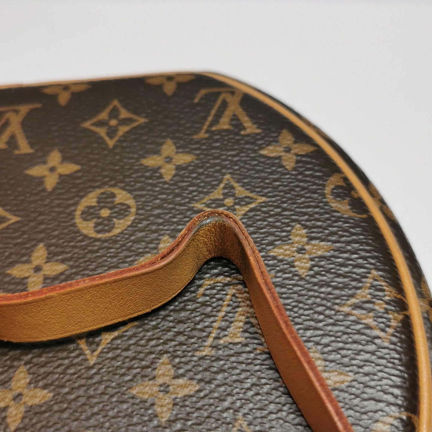 Preloved GLM-Boite Chapeau Small Monogram Print Round Bag Crossbody Bag 037850600063