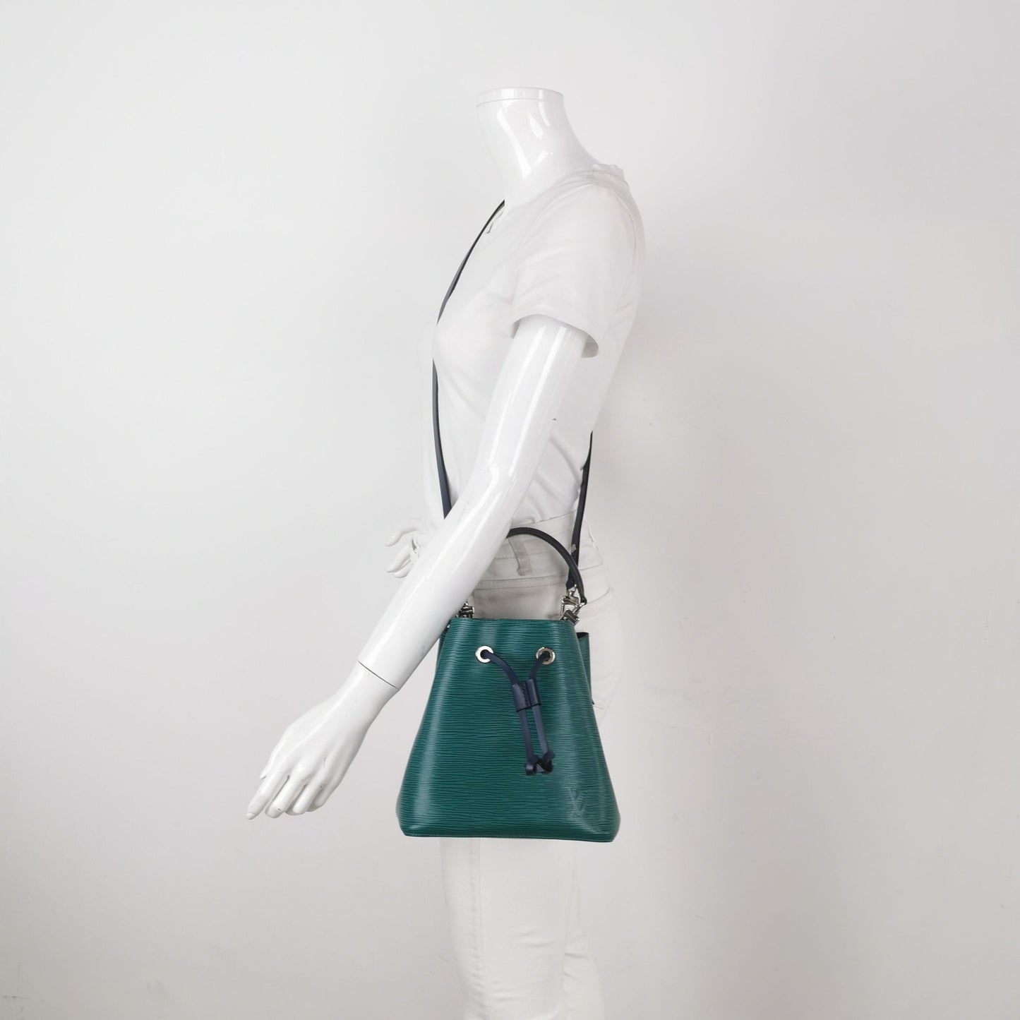 Preloved GLM-NÃ‰ONOÃ‰ BB Calfskin Water Wave Drawstring Crossbody Shoulder Bag 250607781226764