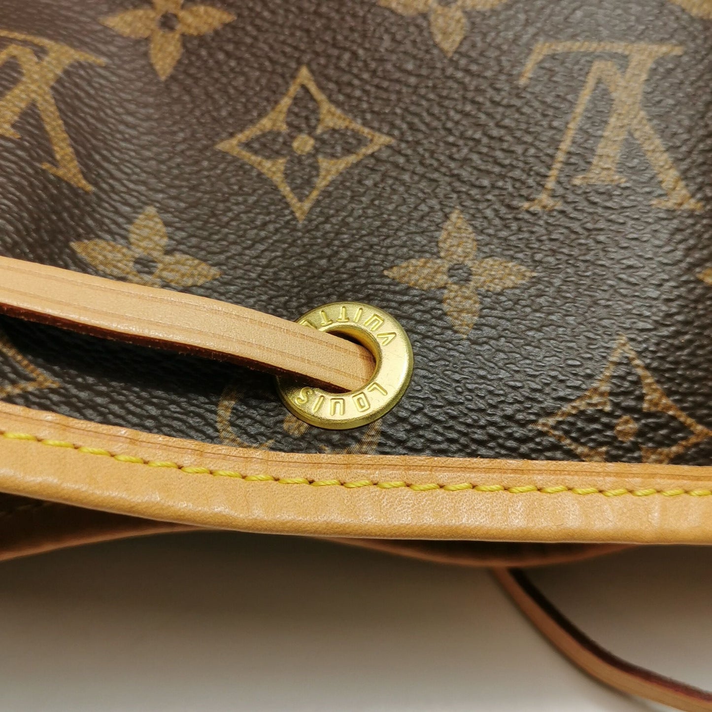 Preloved GLM-NOE Medium Monogram Bucket Bag with Chip 250607781226400