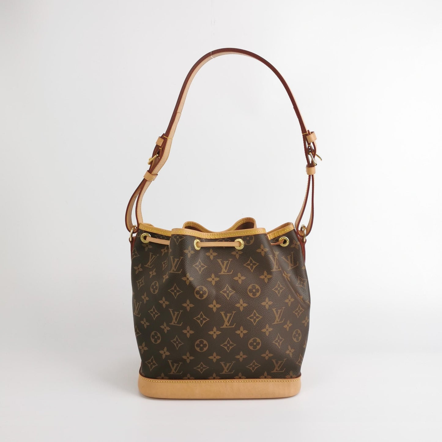 Preloved GLM-NOE Medium Monogram Bucket Bag with Chip 250607781226400