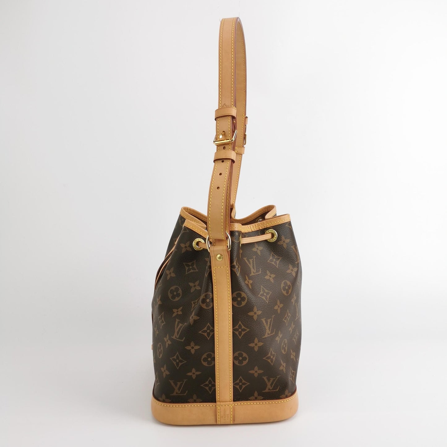 Preloved GLM-NOE Medium Monogram Bucket Bag with Chip 250607781226400