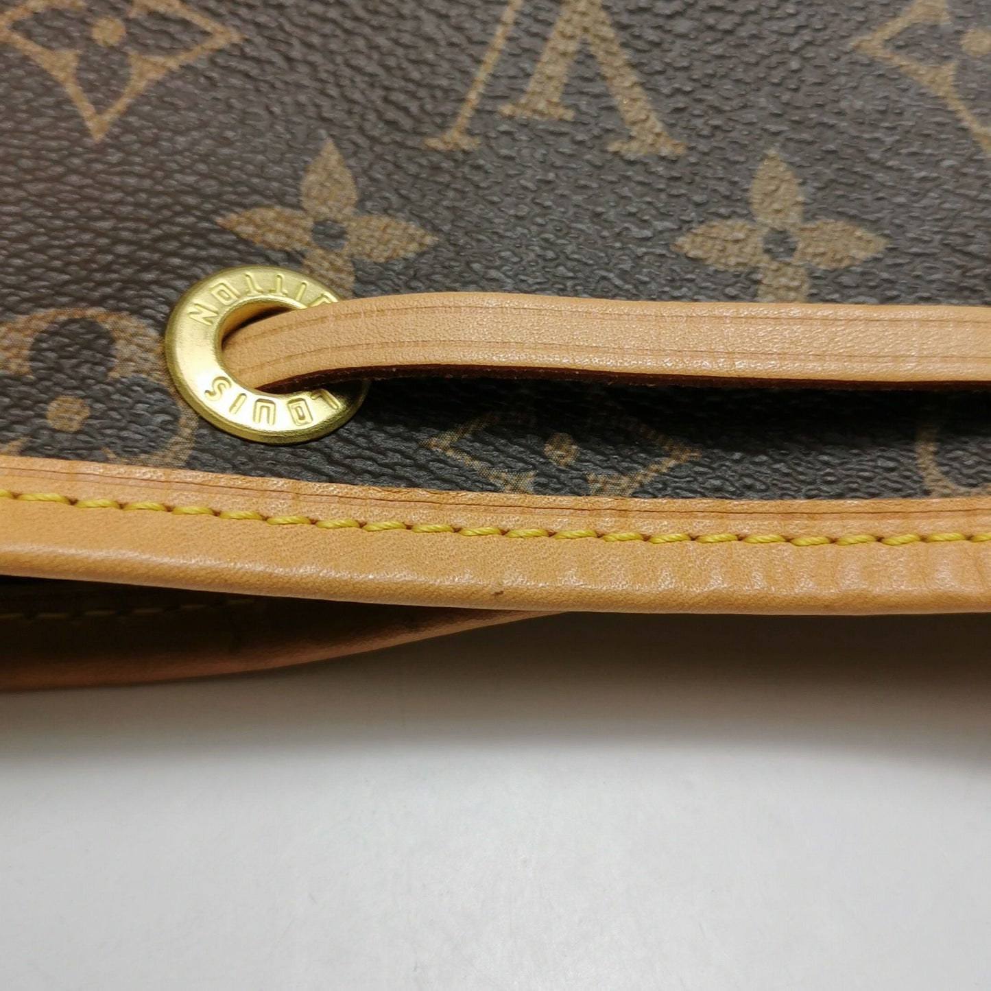 Preloved GLM-NOE Medium Monogram Bucket Bag with Chip 250607781226400