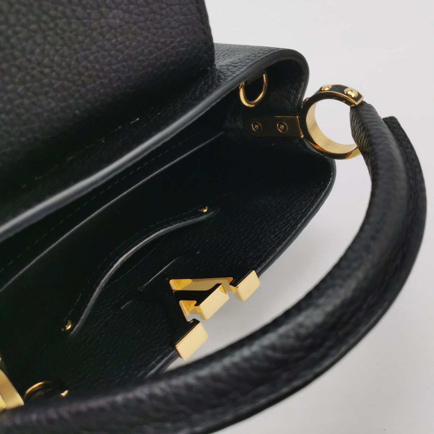 Preloved GLM-Capucines Mini Leather Solid Metal LV Buckle Crossbody Shoulder Bag with Chip 250605781223888