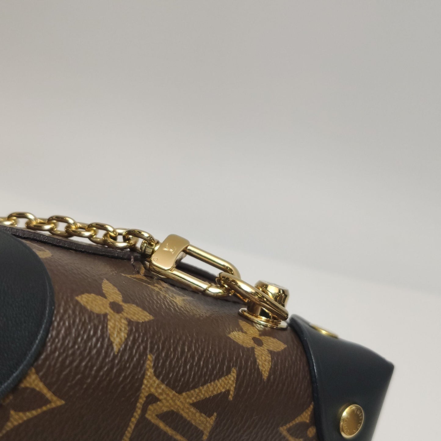 Preloved GLM-Petite Malle Souple Leather Monogram Studded Shoulder Bag 250605781223774