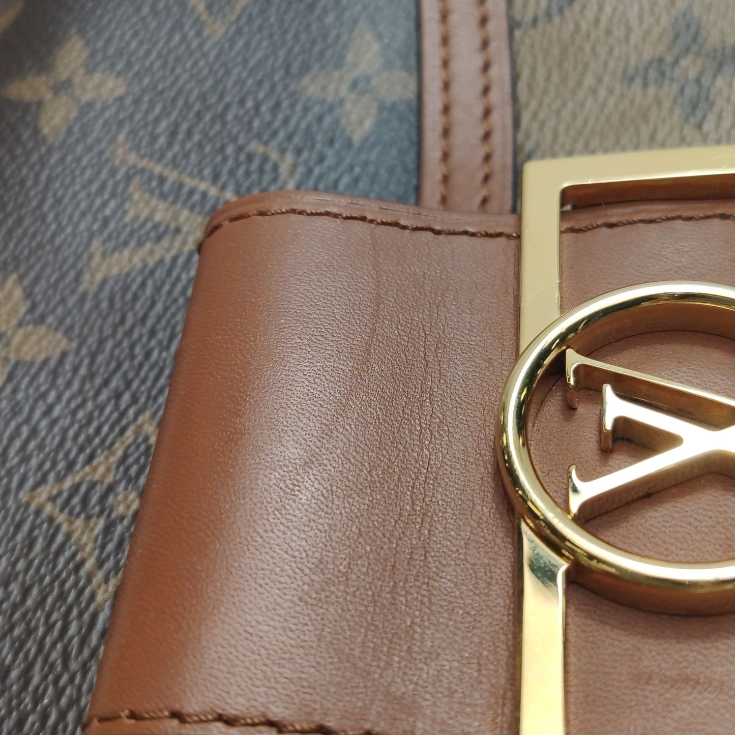 Preloved GLM-Dauphine Mini Monogram Empreinte Leather Crossbody Bag 250603781221404