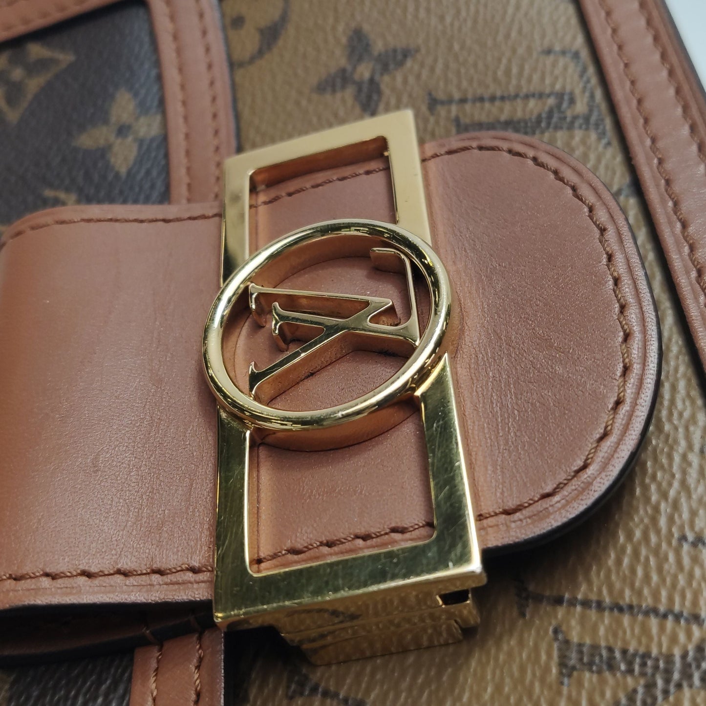 Preloved GLM-Dauphine Mini Monogram Empreinte Leather Crossbody Bag 250603781221404