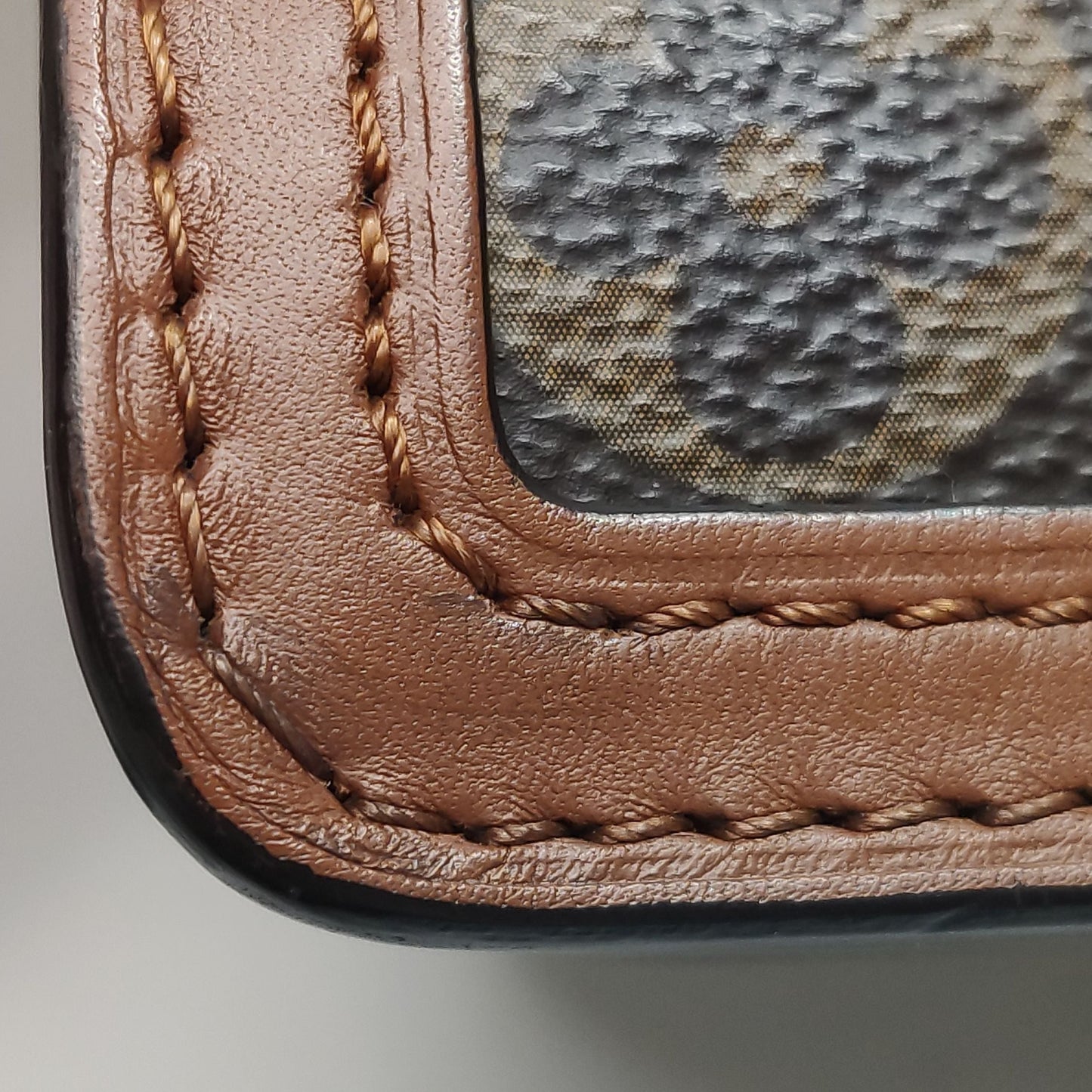 Preloved GLM-Dauphine Mini Monogram Empreinte Leather Crossbody Bag 250603781221404