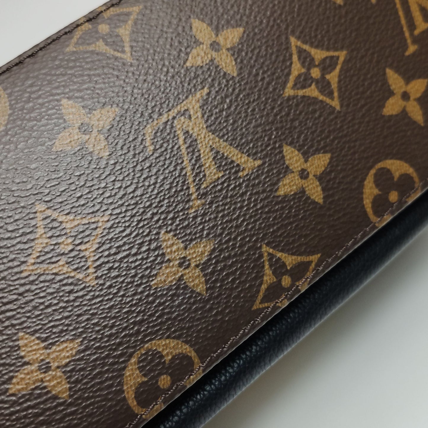 Preloved GLM-Marignan Leather Crossbody Bag 250604781222030