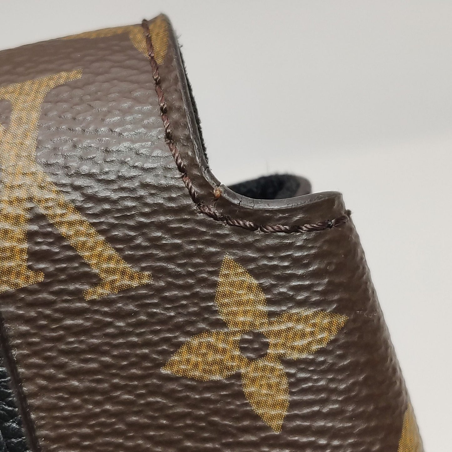 Preloved GLM-Marignan Leather Crossbody Bag 250604781222030