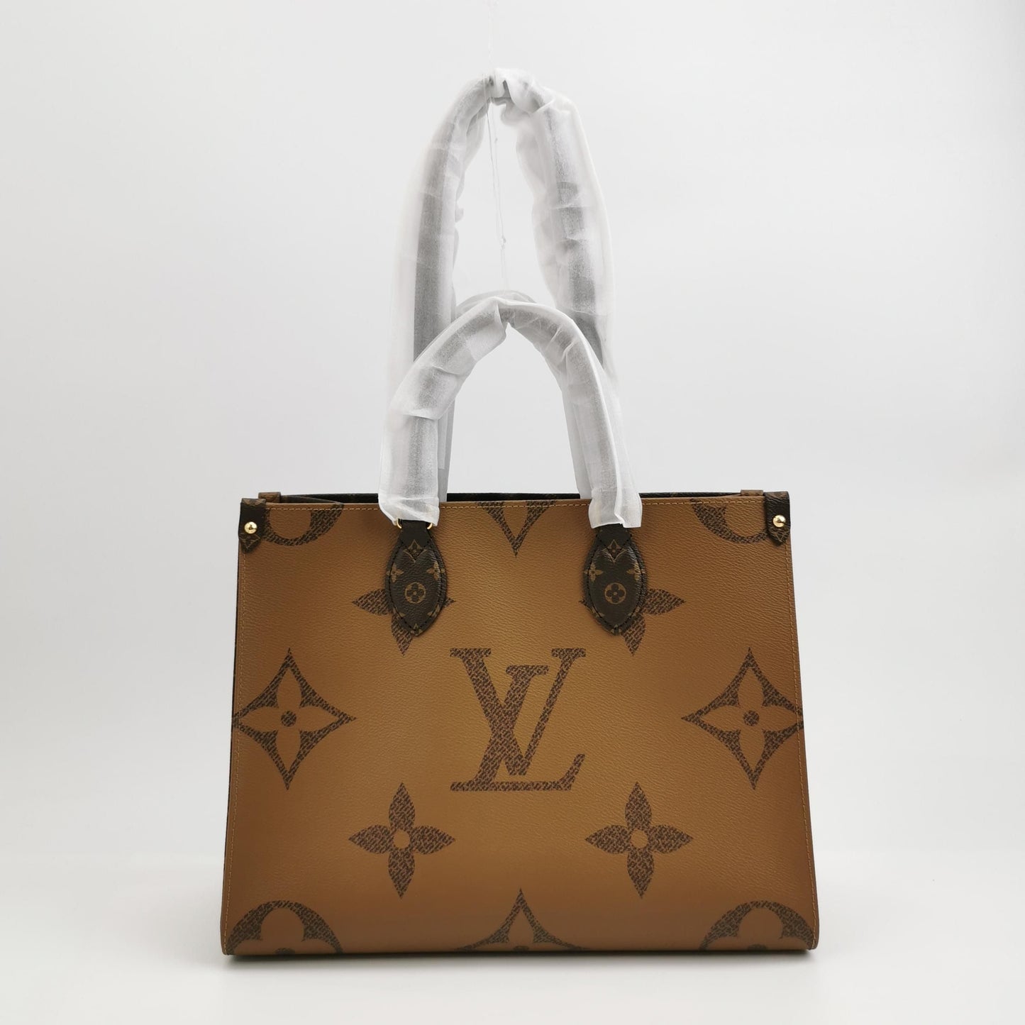 Preloved GLM-Onthego Medium Giant Monogram Tote Bag with Chip 067850500631