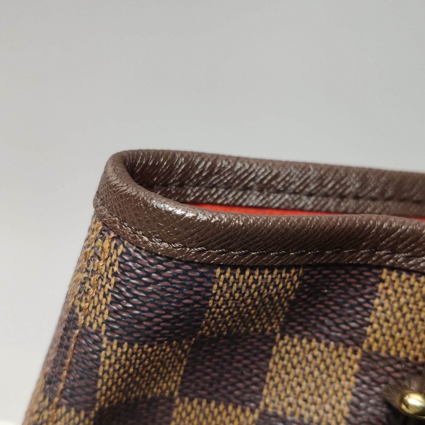 Preloved GLM-Marais Bucket Small Leather Check Pattern Adjustable Strap Shoulder Bag with Detachable Pouch 250602781219717