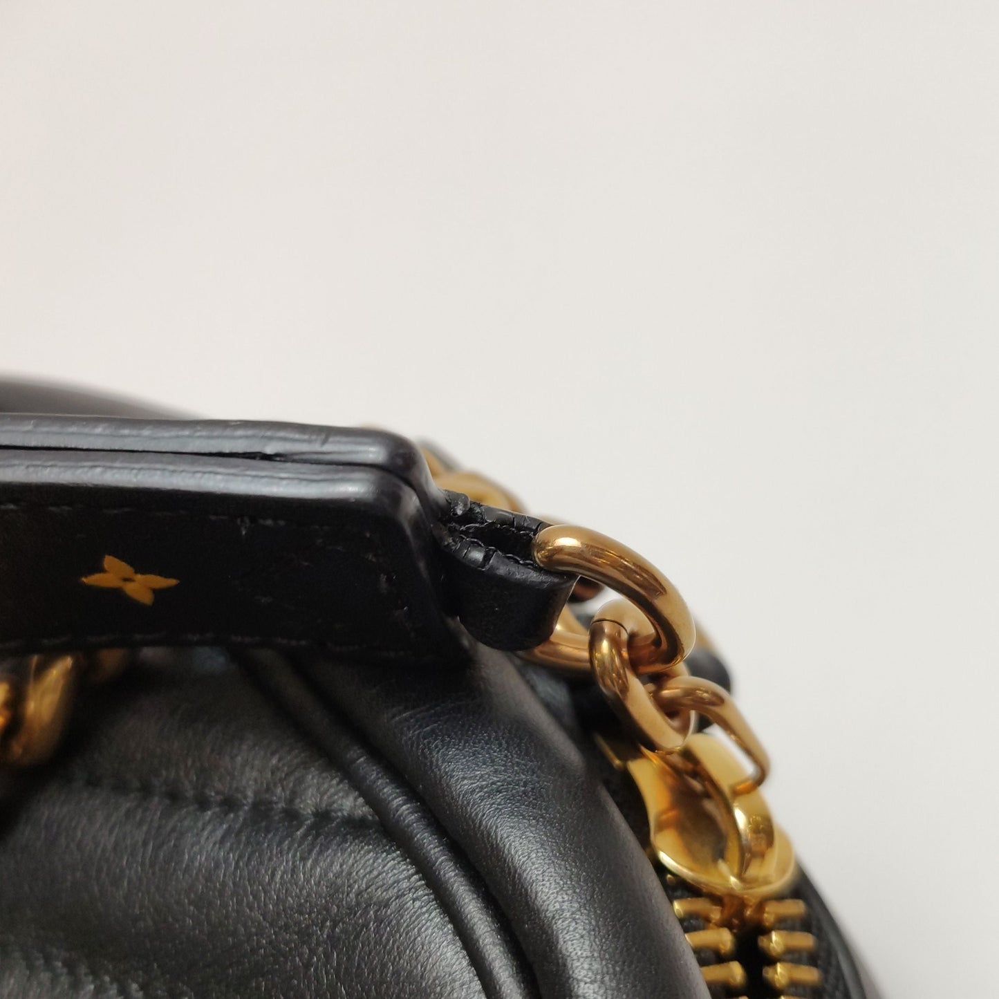 Preloved GLM-New Wave Leather Quilted Logo Crossbody Shoulder Bag 250604781221738