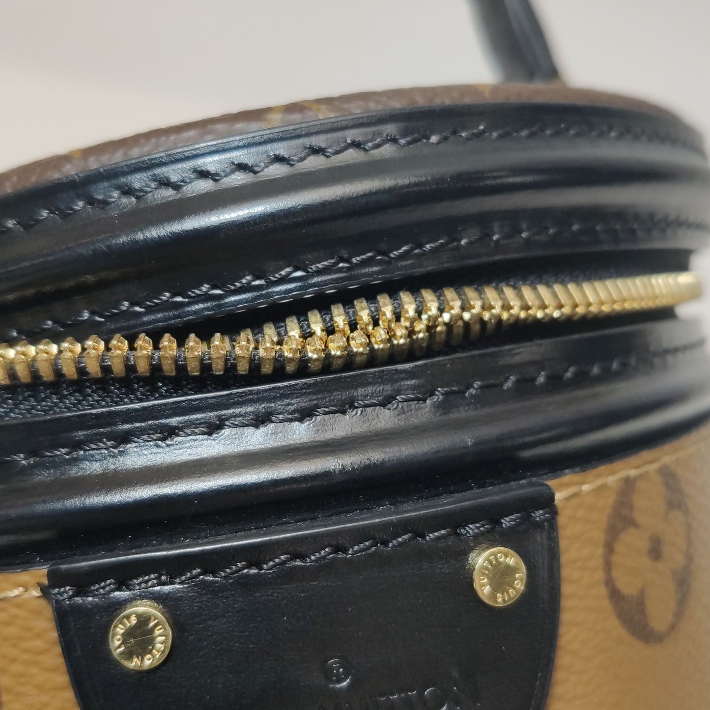 Preloved GLM-Cannes Bucket Small Reverse Monogram Crossbody Shoulder Bag Microchip 250603781220292