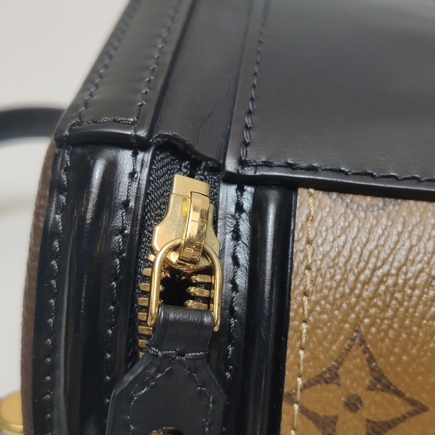 Preloved GLM-Cannes Bucket Small Reverse Monogram Crossbody Shoulder Bag Microchip 250603781220292
