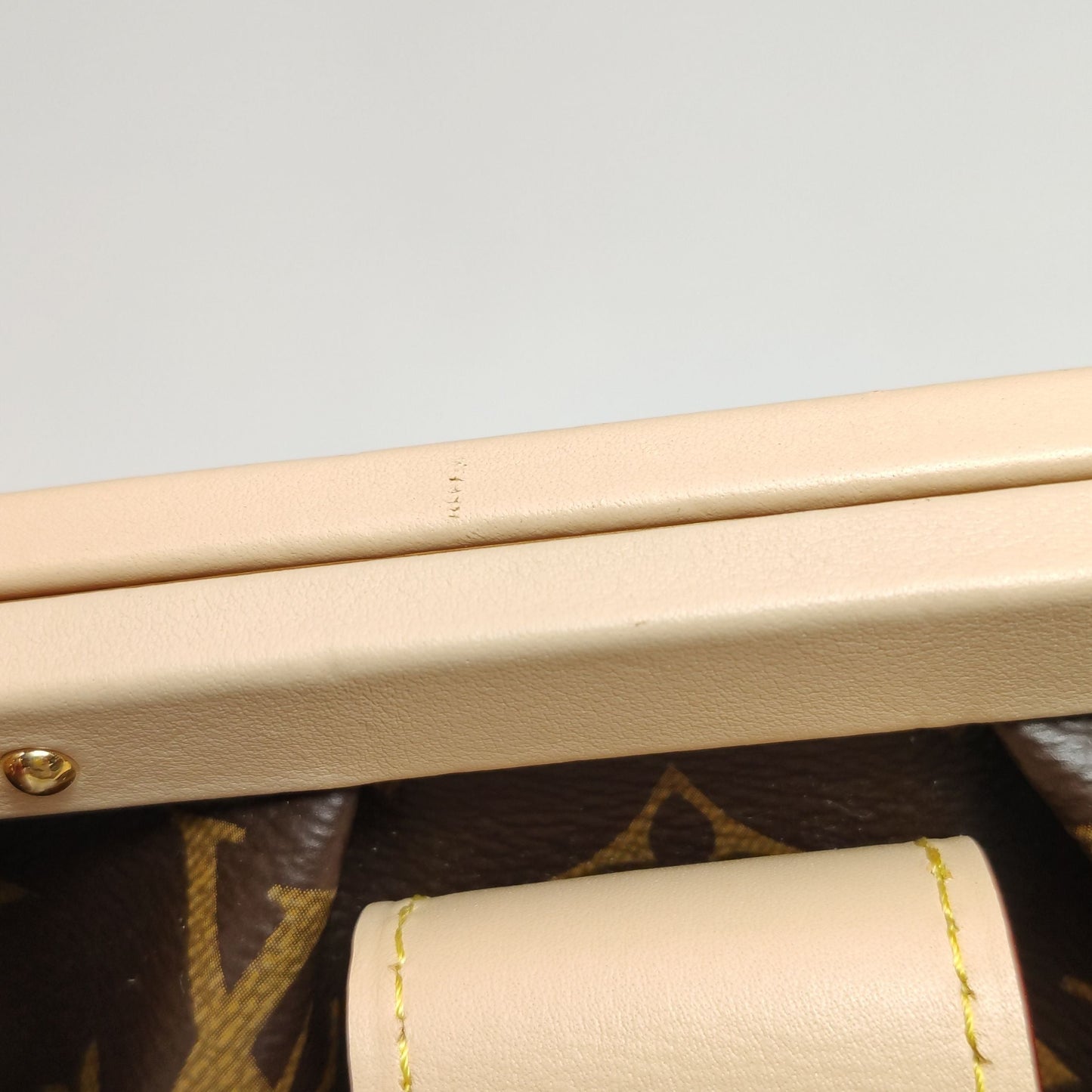 Preloved GLM-Clutch Box Medium Monogram Shoulder Bag with Chip 250603781221026