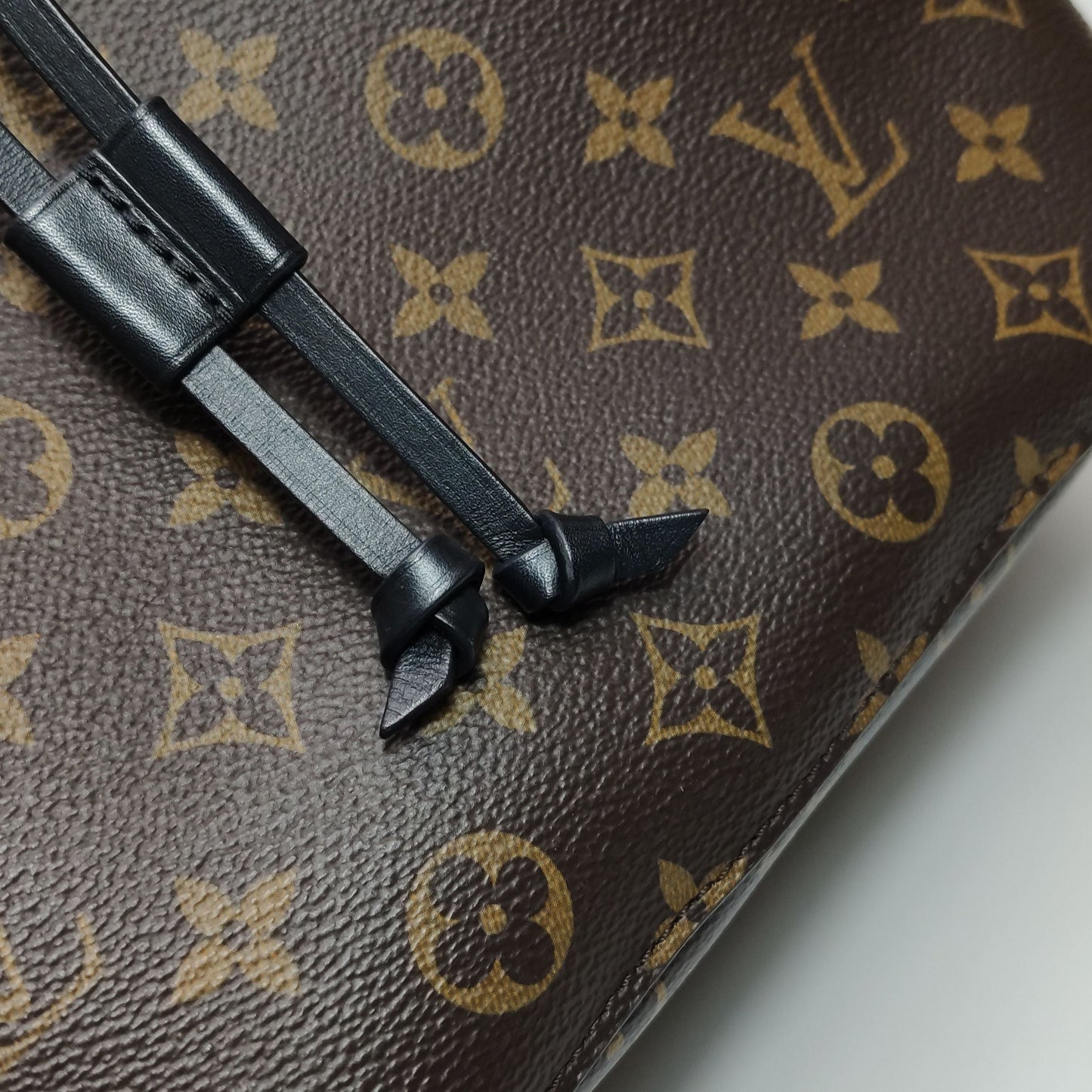 Preloved GLM-NÃ‰ONOÃ‰ Medium Monogram Canvas Drawstring Shoulder Bag with Chip 250603781220886