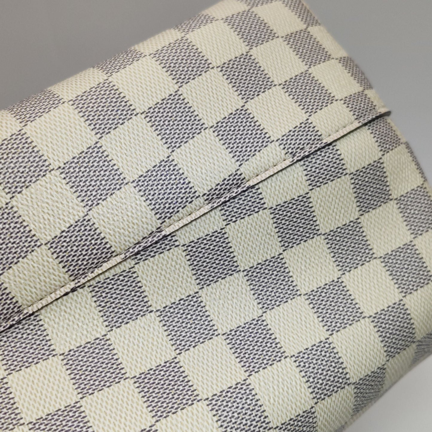 Preloved GLM-NÃ‰ONOÃ‰ Medium Checkered Drawstring Crossbody Shoulder Bag 250603781220815