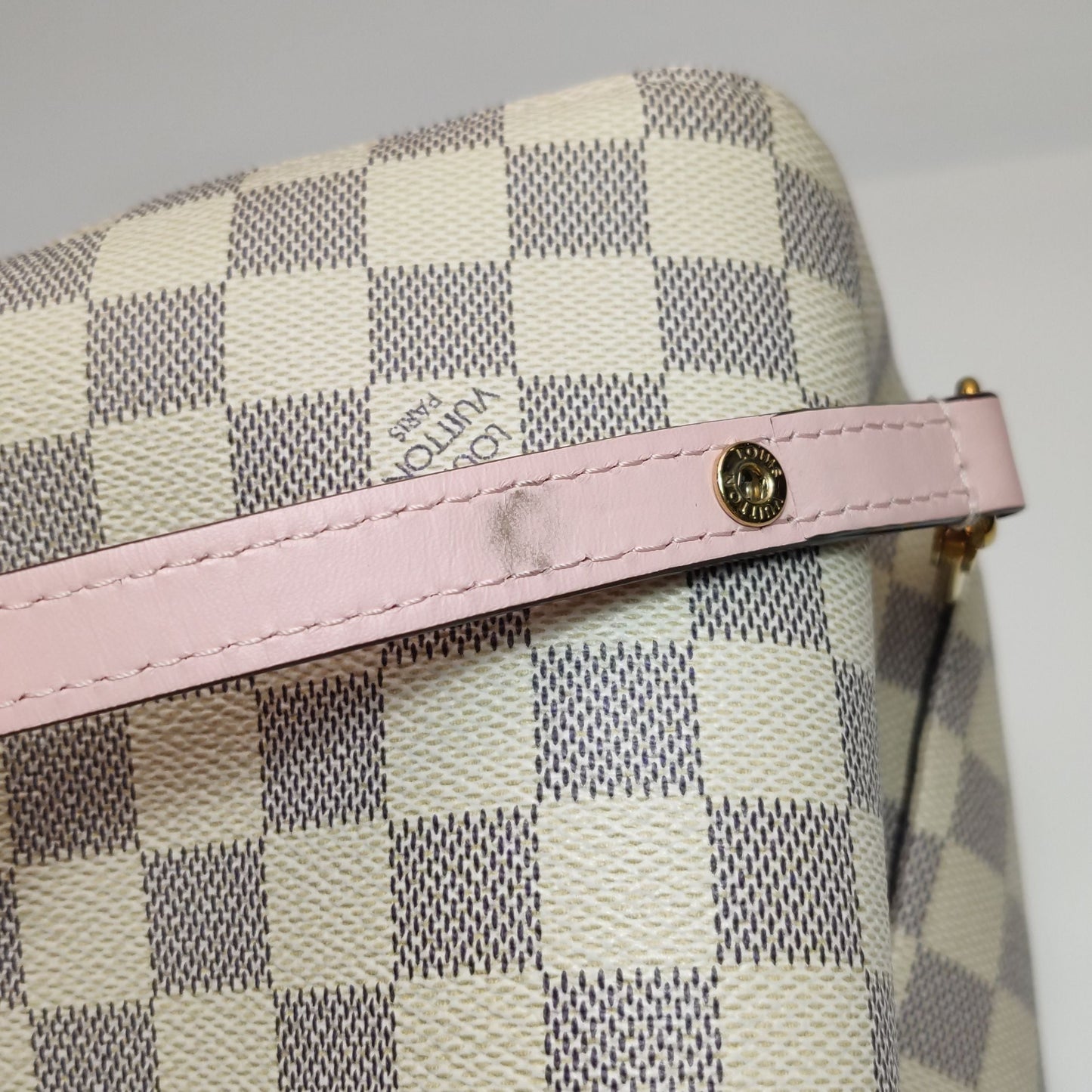 Preloved GLM-NÃ‰ONOÃ‰ Medium Checkered Drawstring Crossbody Shoulder Bag 250603781220815