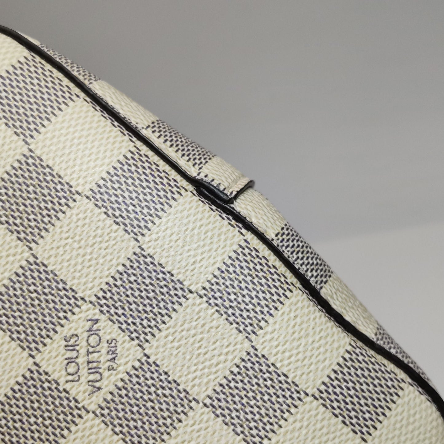 Preloved GLM-NÃ‰ONOÃ‰ Medium Checkered Drawstring Crossbody Shoulder Bag 250603781220815