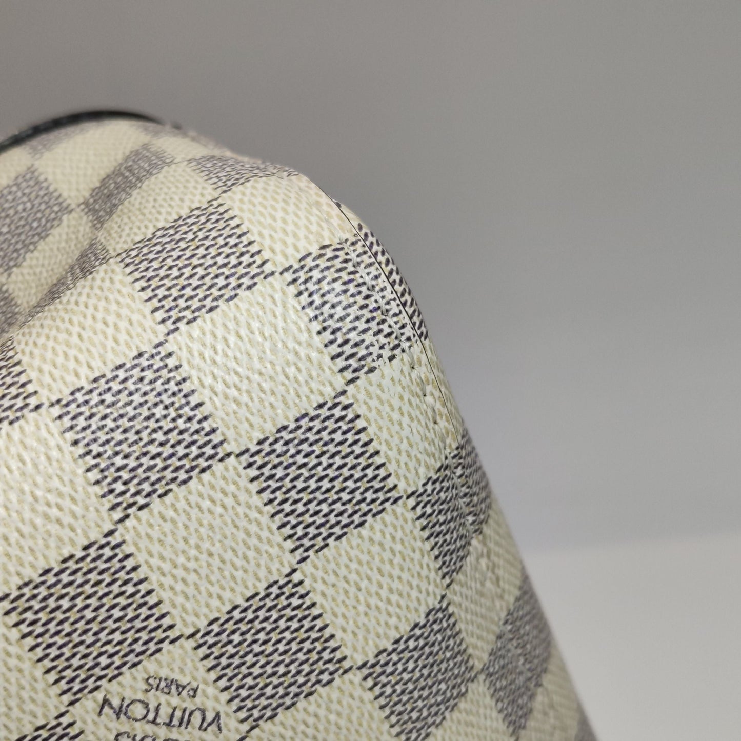Preloved GLM-NÃ‰ONOÃ‰ Medium Checkered Drawstring Crossbody Shoulder Bag 250603781220815