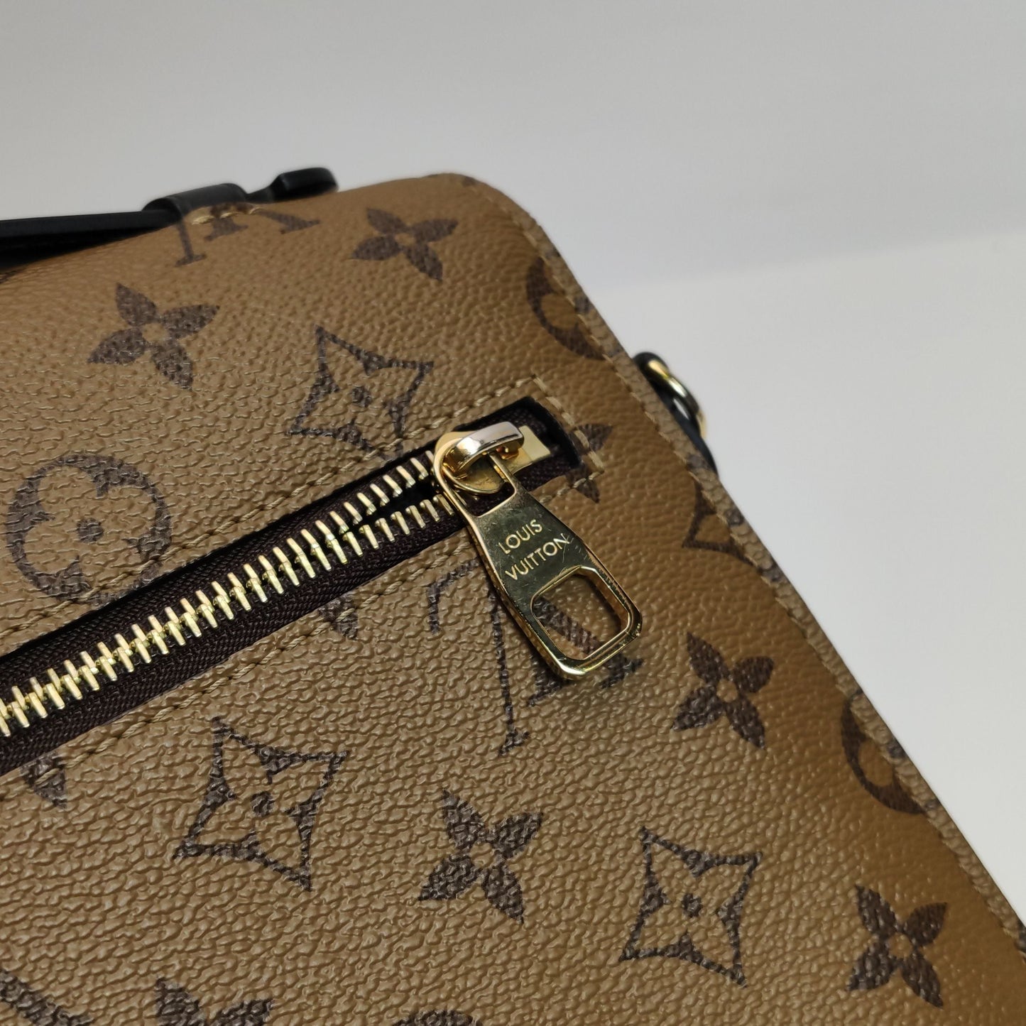 Preloved GLM-Pochette Metis Medium Monogram Canvas S-lock Messenger Bag Microchip Version 250602781218763
