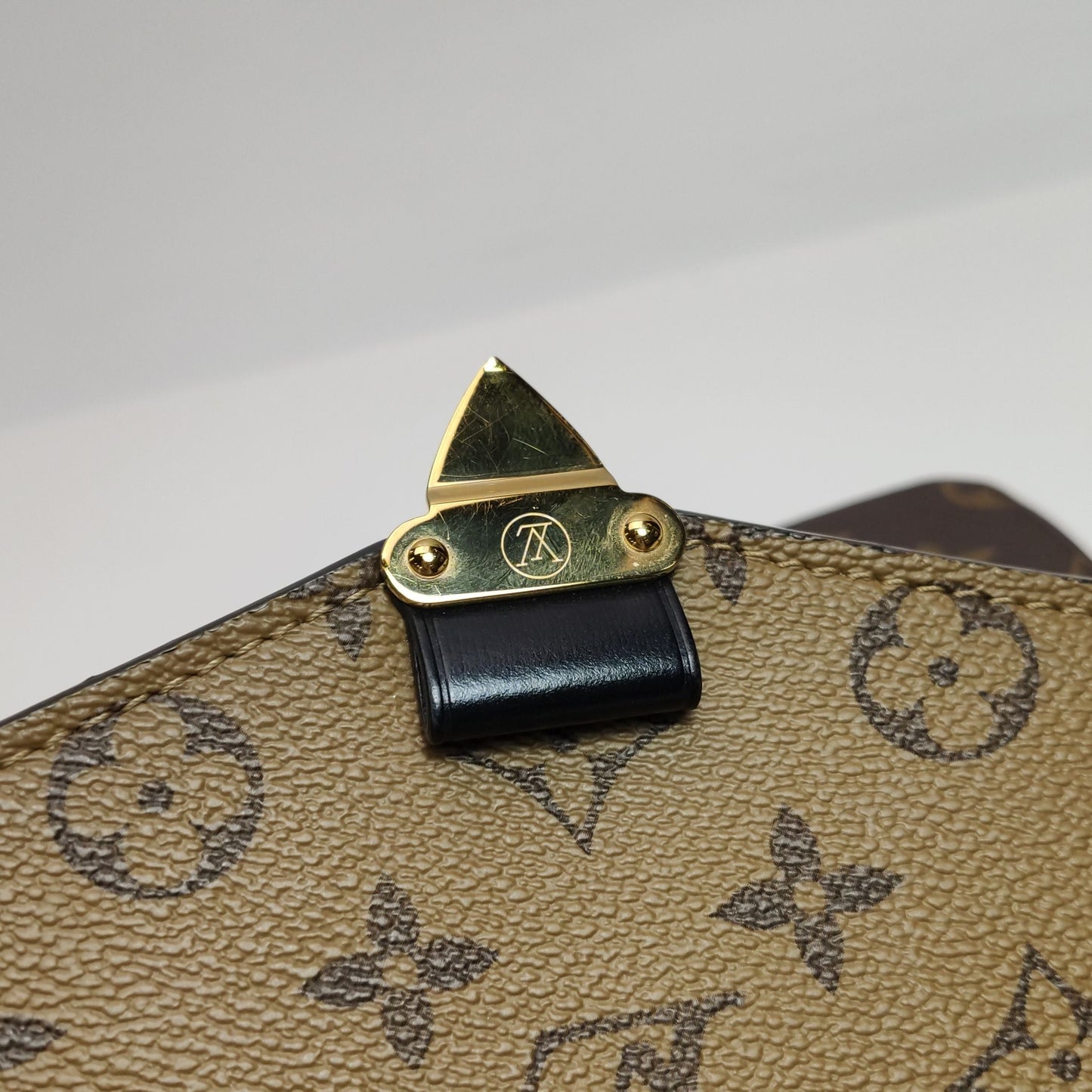 Preloved GLM-Pochette Metis Medium Monogram Canvas S-lock Messenger Bag Microchip Version 250602781218763