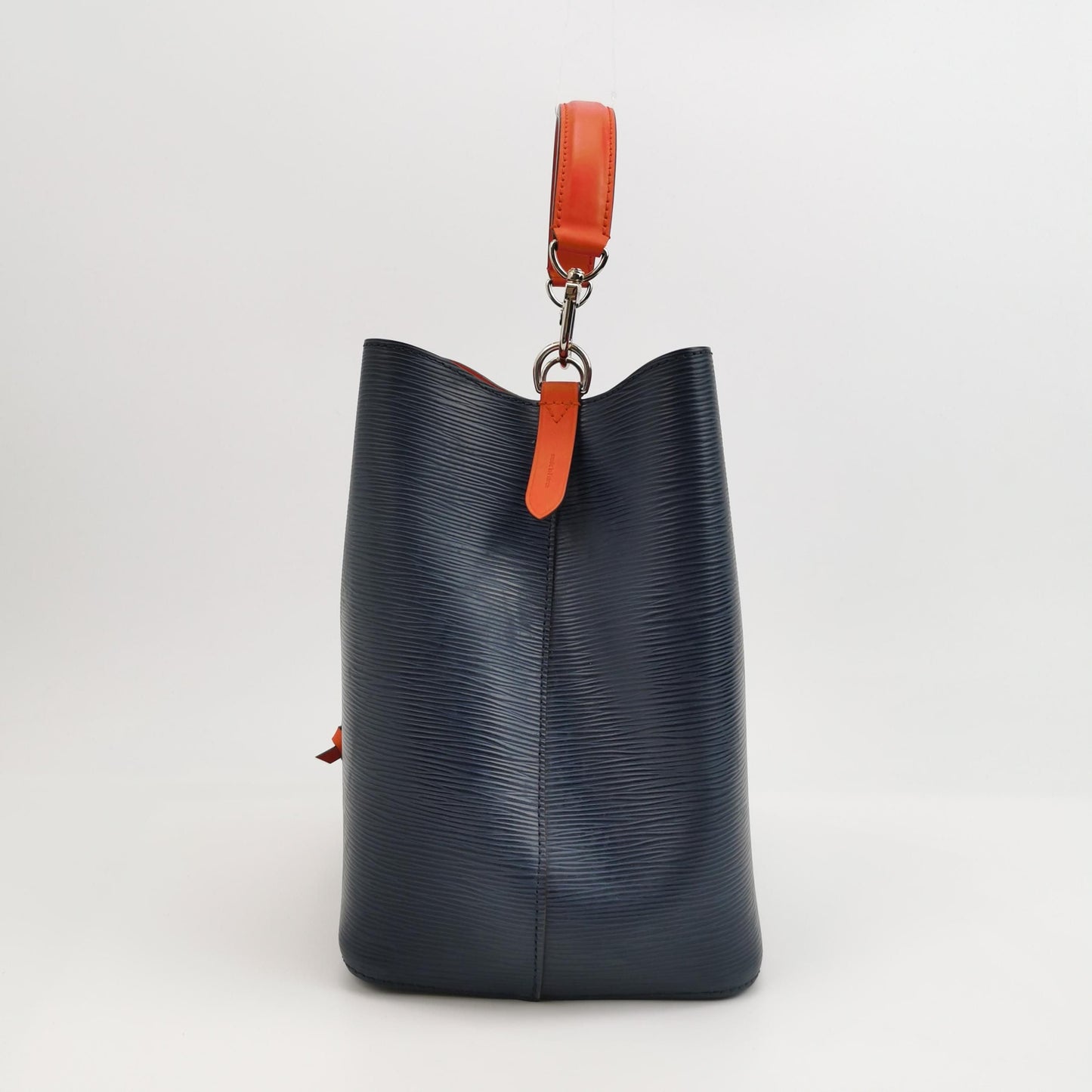 Preloved GLM-NÃ‰ONOÃ‰ Medium Leather Drawstring Shoulder Bag 250603781220219