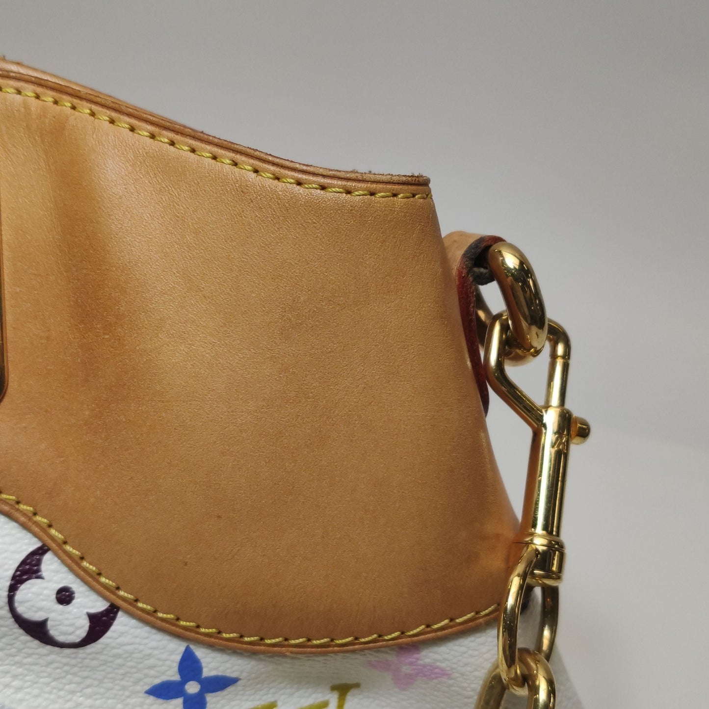 Preloved GLM-Judy White Multicolor Perforated Shoulder Bag 250612781234103