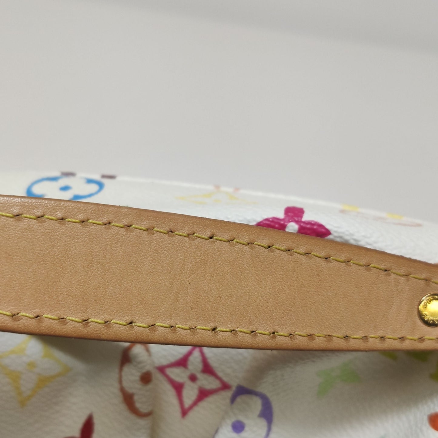 Preloved GLM-Judy Small White Multicolor Leather Shoulder Bag 250522781203290
