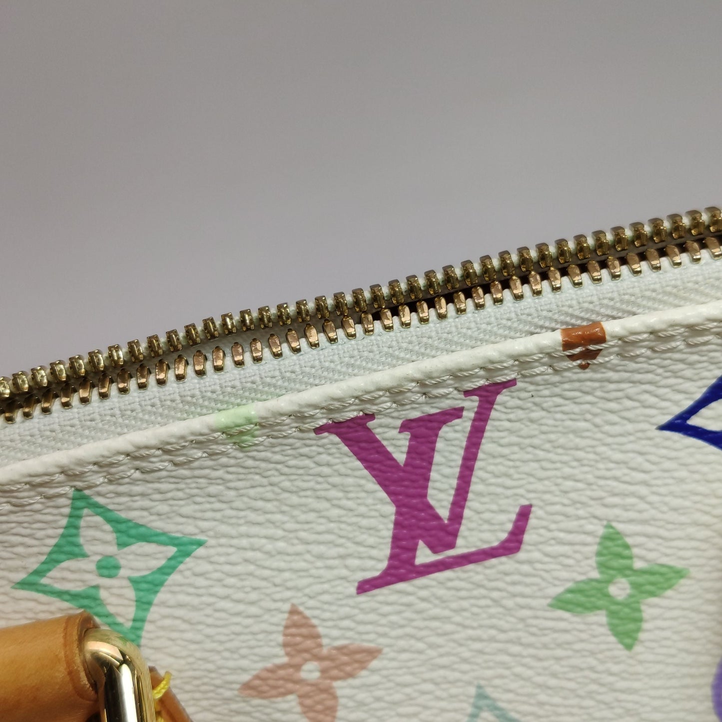 Preloved GLM-Alma Small White Multicolor Handbag 250614781237248