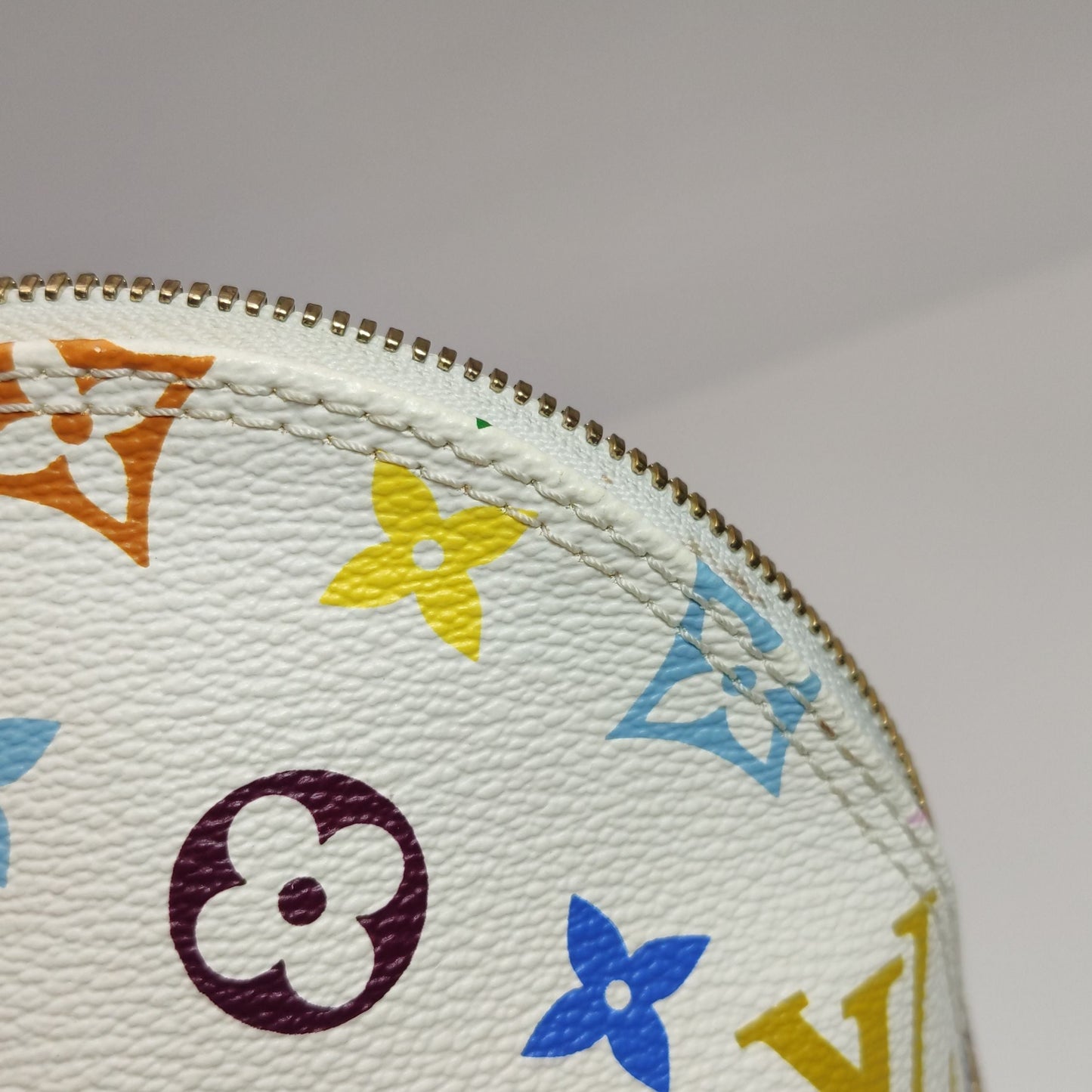 Preloved GLM-Alma Small White Multicolor Handbag 250614781237248