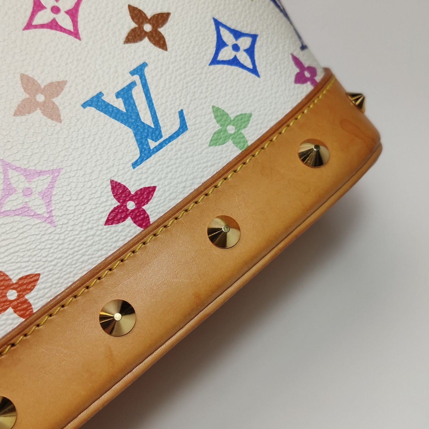 Preloved GLM-Alma Small White Multicolor Handbag 250614781237248