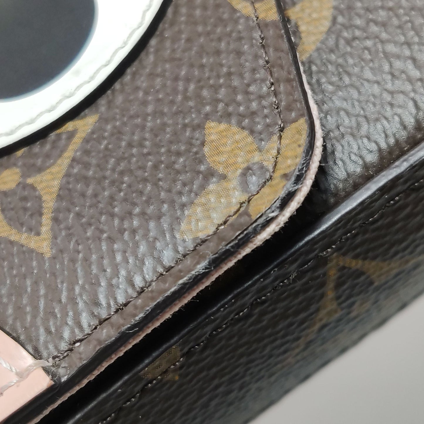 Preloved GLM-Pochette FÃ©licie Tri-fold Calfskin Dog Snap Crossbody Bag 250619781244590