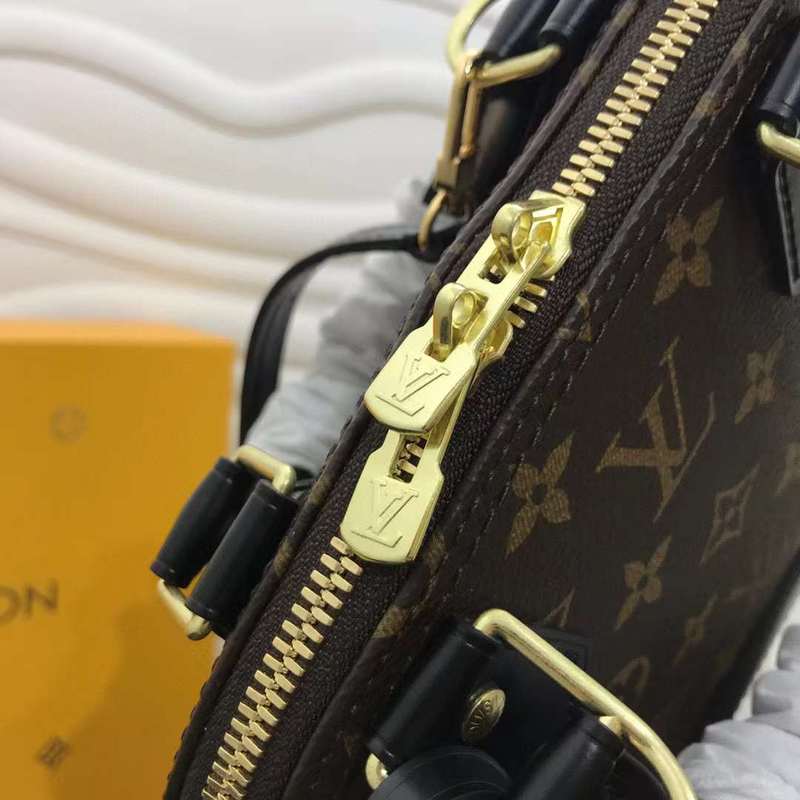 LOV2 Bags - Luxurious Bags  1122