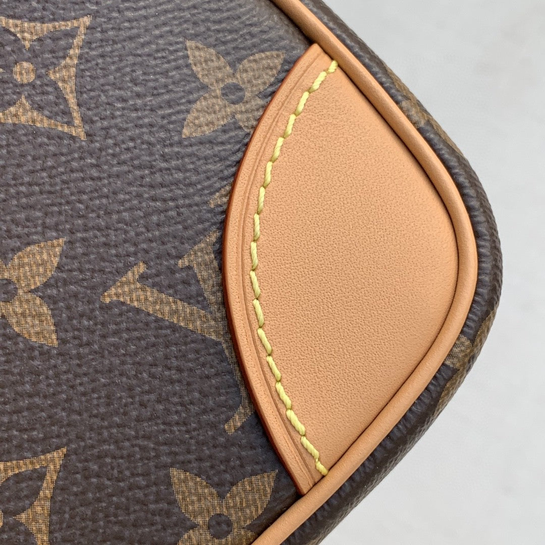 LV Danube Monogram Canvas For Women, WomenÃ¢â‚¬â„¢s Bags, Shoulder Bags 8.3in/21cm LV M45266