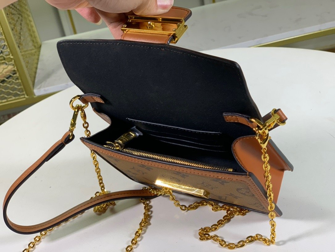 EN - New Arrival Bags LUV 037