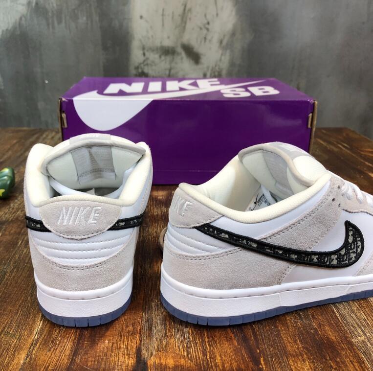 SAMC - NKE Shoes - 1725