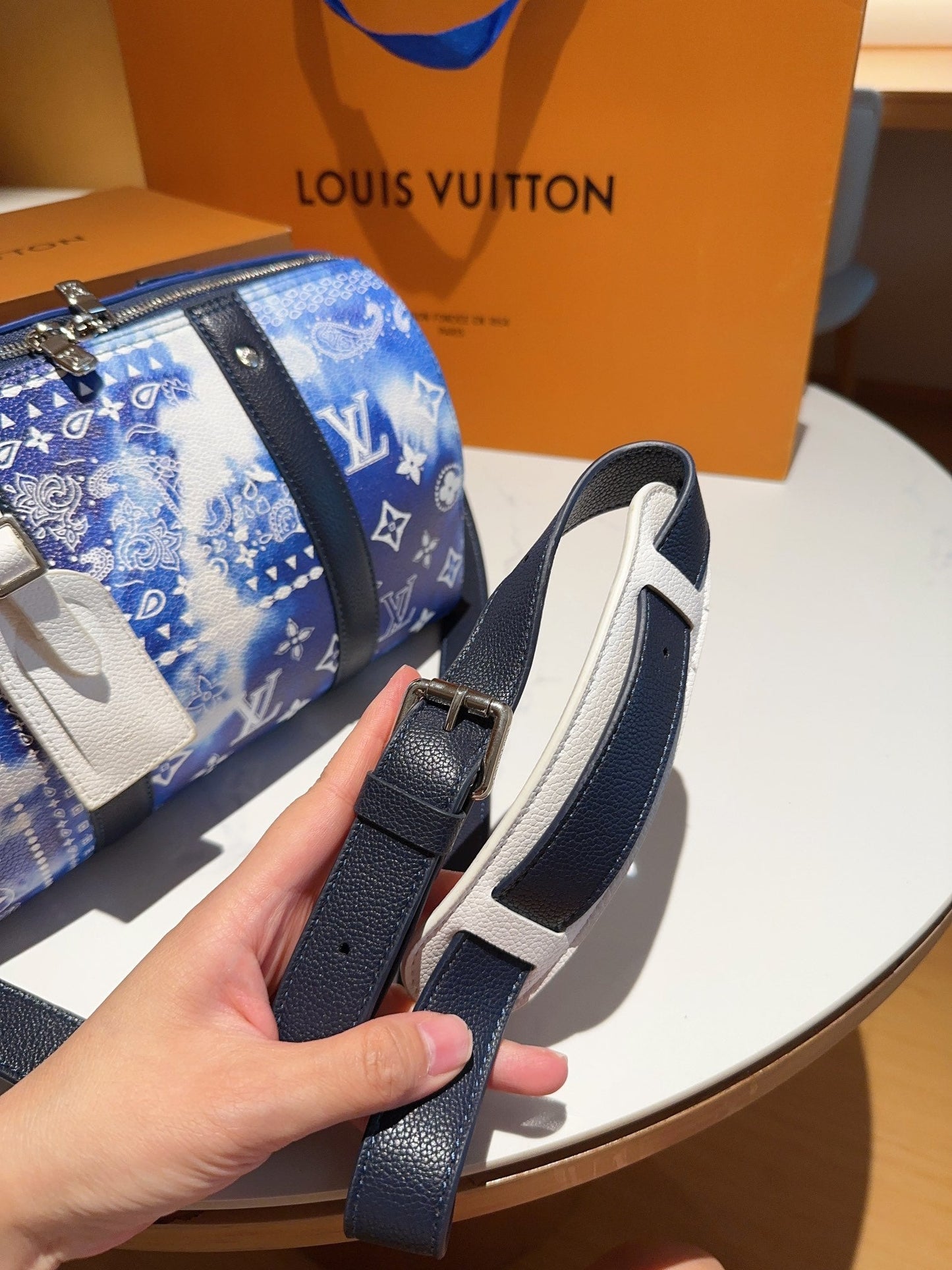 EN - New Arrival Bags LUV 511