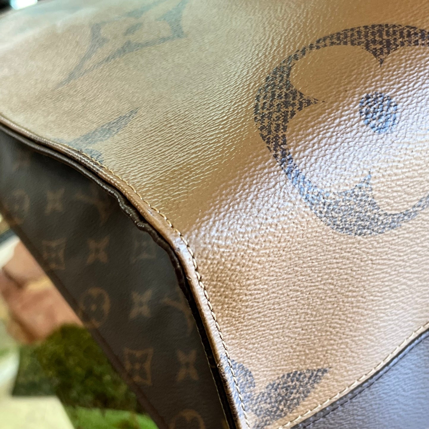 LOUIS VUITTON OnTheGo GM Giant Monogram Reverse Canvas Tote Bag