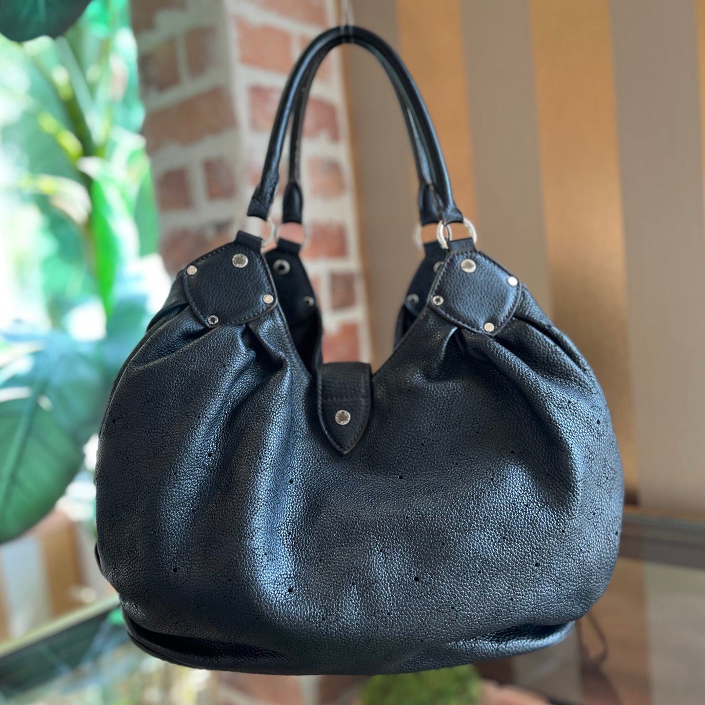 LOUIS VUITTON Mahina Leather Hobo Bag ADI1190