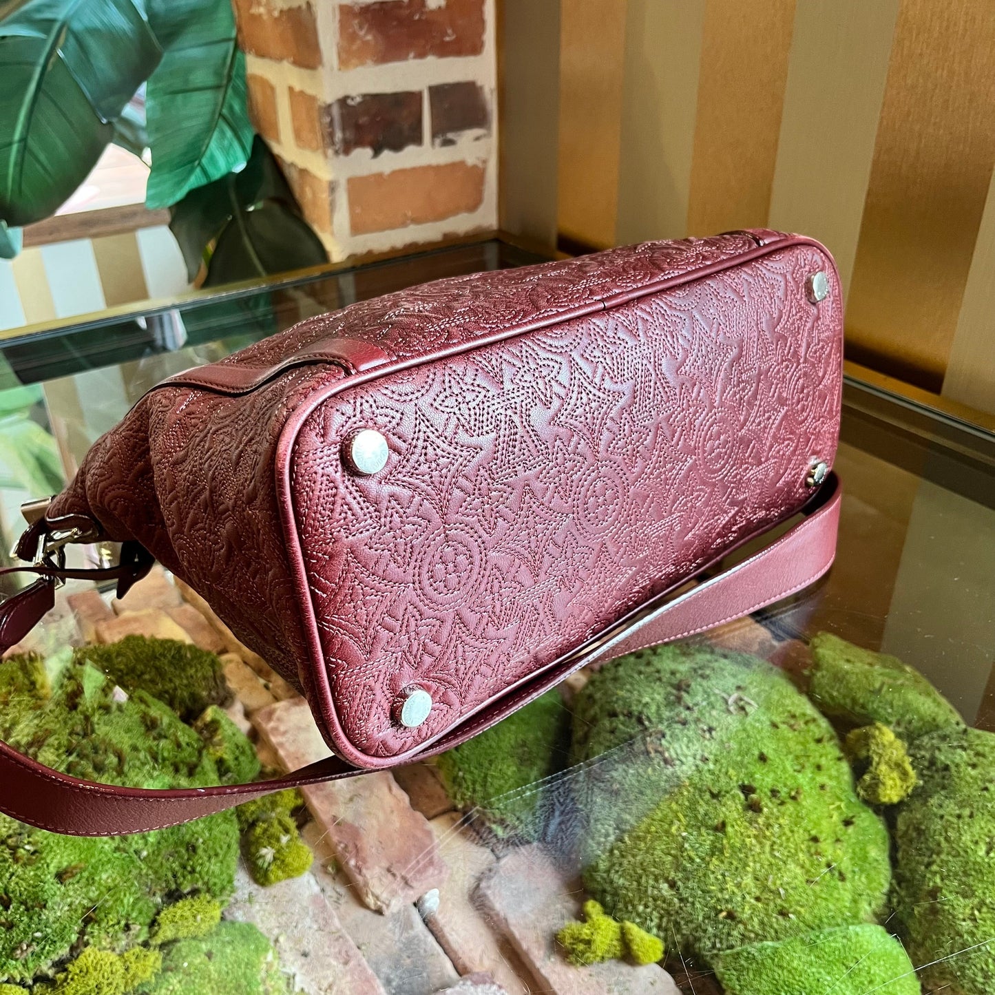 LOUIS VUITTON IXIA GM Antheia Monogram Lambskin Hobo Bag