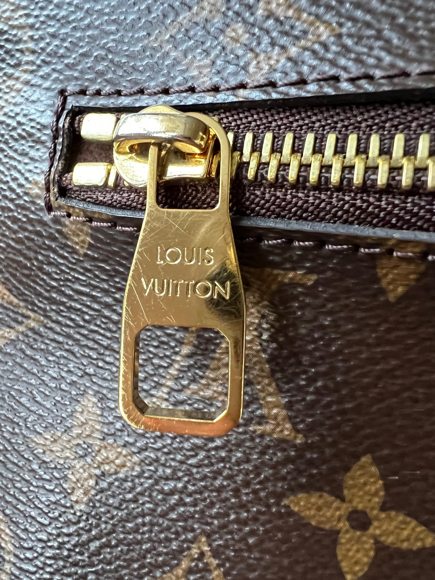 Louis Vuitton Pochette Metis Monogram (RRP £1,970)