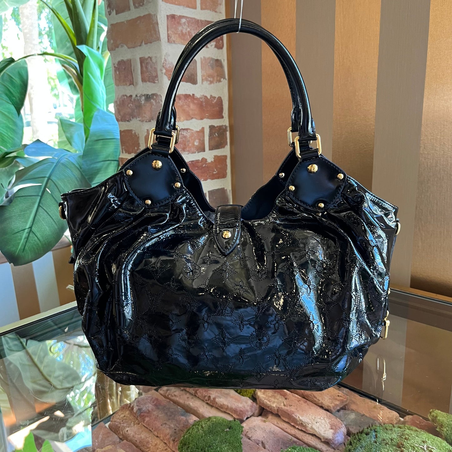 LOUIS VUITTON Surya XL Mahina Vernis Hobo